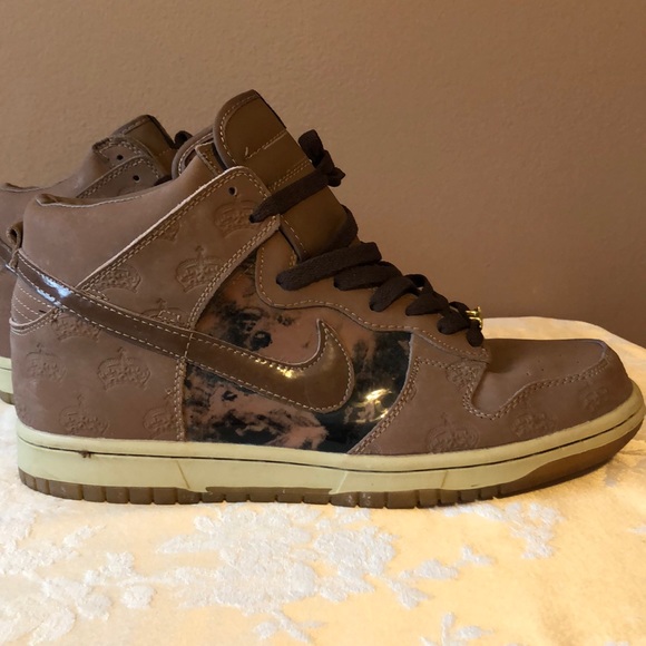nike dunk mighty crown